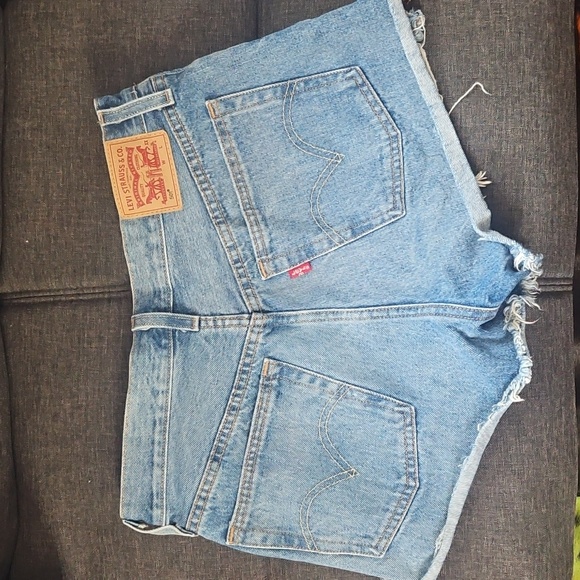 Levi’s 501 Button Fly Shorts - Picture 1 of 5